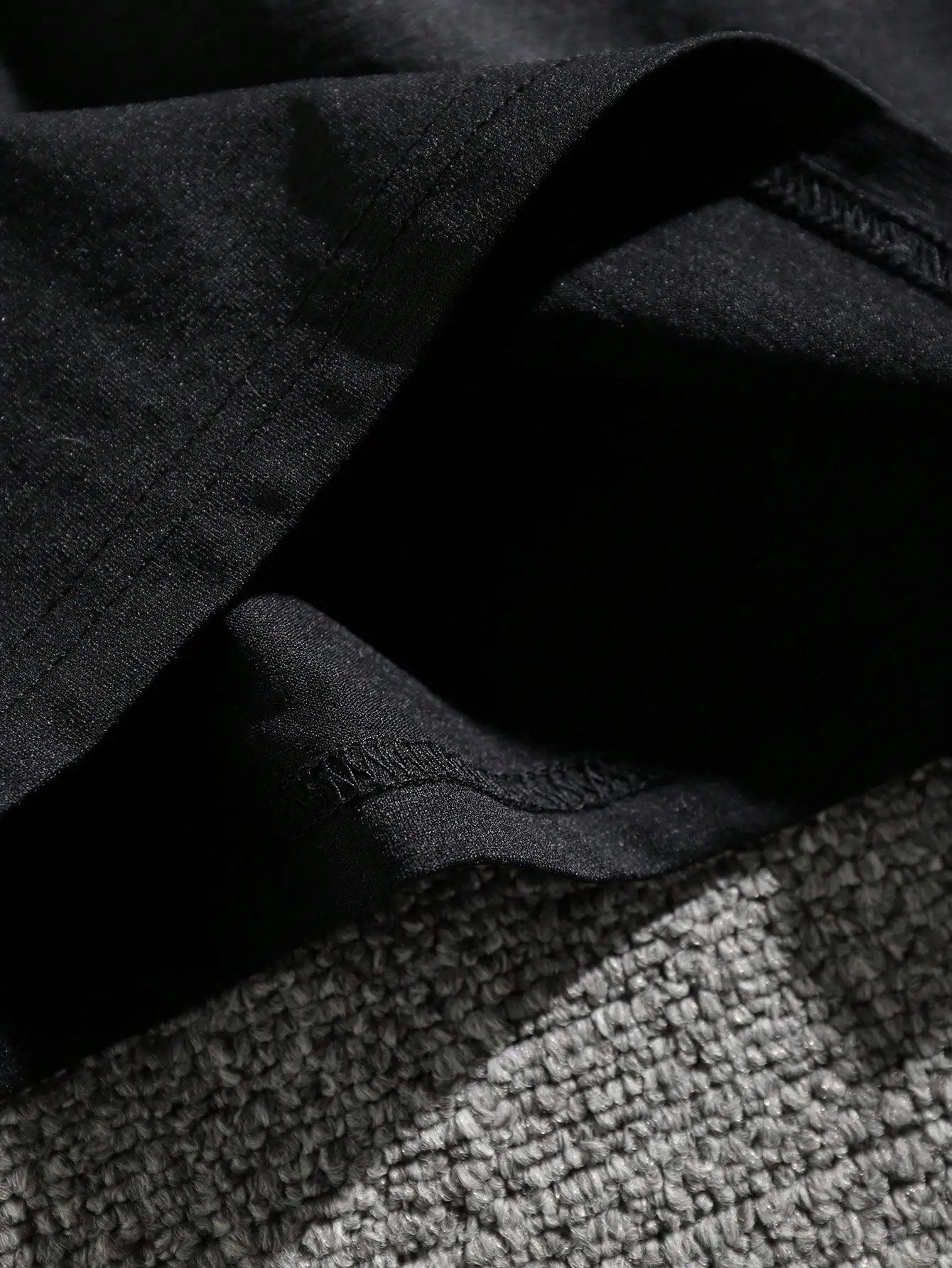 LIMITED EDITION 1970 Men's T-Shirt - Casual Crew Neck With Geometric Design, Machine Washable - Perfect For All Seasons