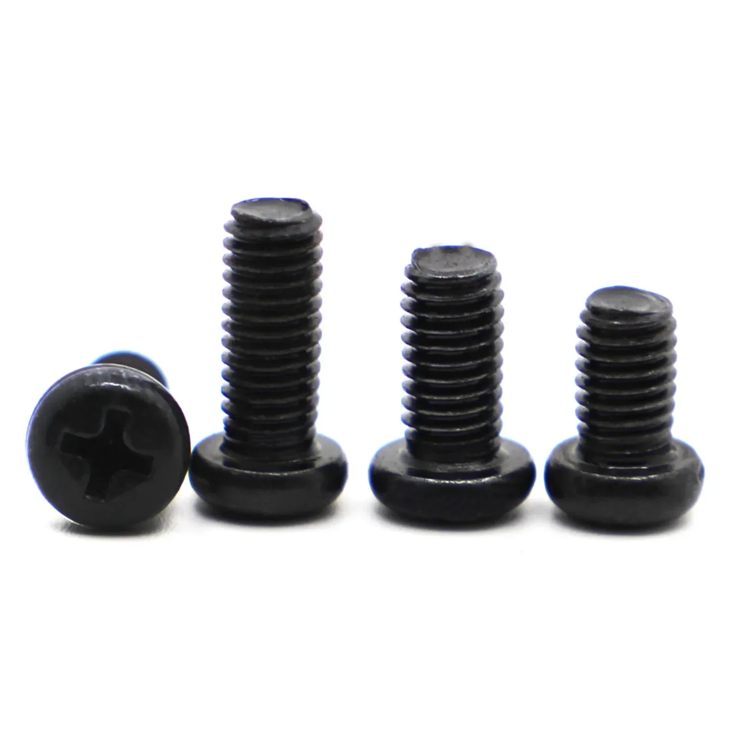 GB818 M1.2 M1.4 M1.7 M2 M2.5 M3 M4 DIN7985 Schwarze Kohlenstoffstahl Kreuzschlitz-Flachkopf-Maschinenschraube Phillips TV-Bolzen – Detail 4