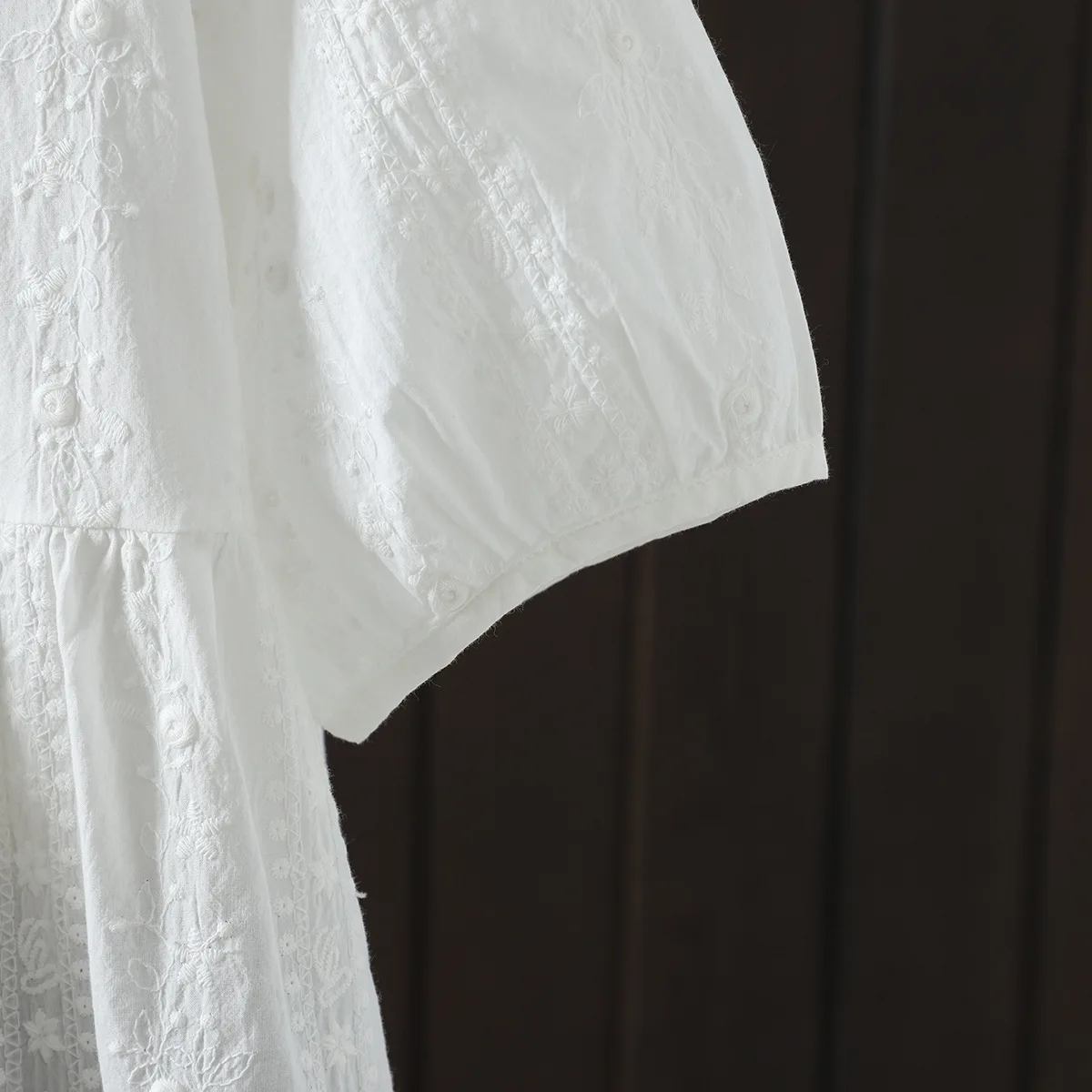 ใหม่2025ฤดูร้อนผ้าฝ้ายแขนสั้นเสื้อผู้หญิงOคอเย็บปักถักร้อย, Moriสาวลดอายุสบายๆหลวมเสื้อตุ๊กตาT55852CC