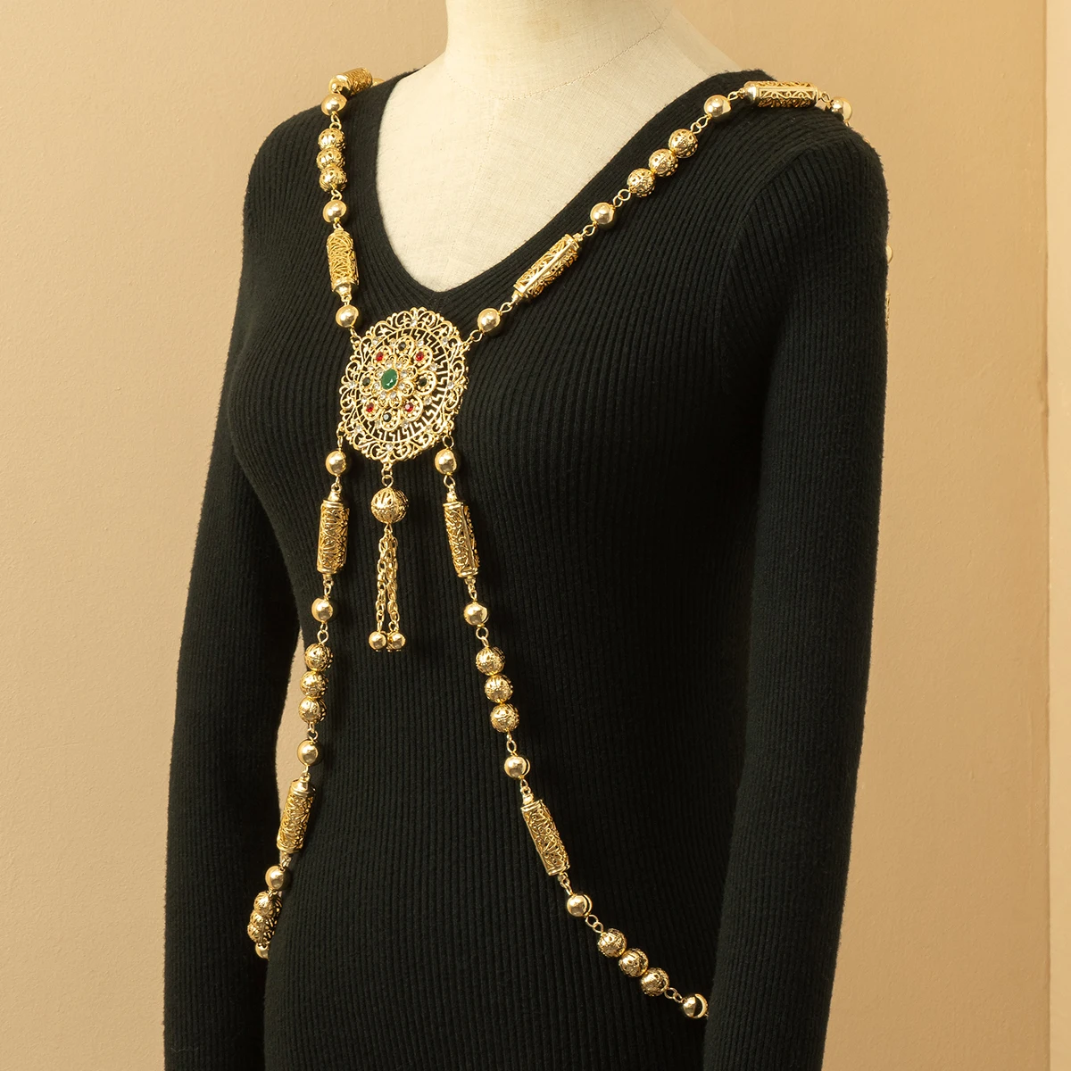 فستان زفاف فاخر مجوهرات للجسم مصنوع يدويًا معدن مطلي بالذهب الزفاف العربي