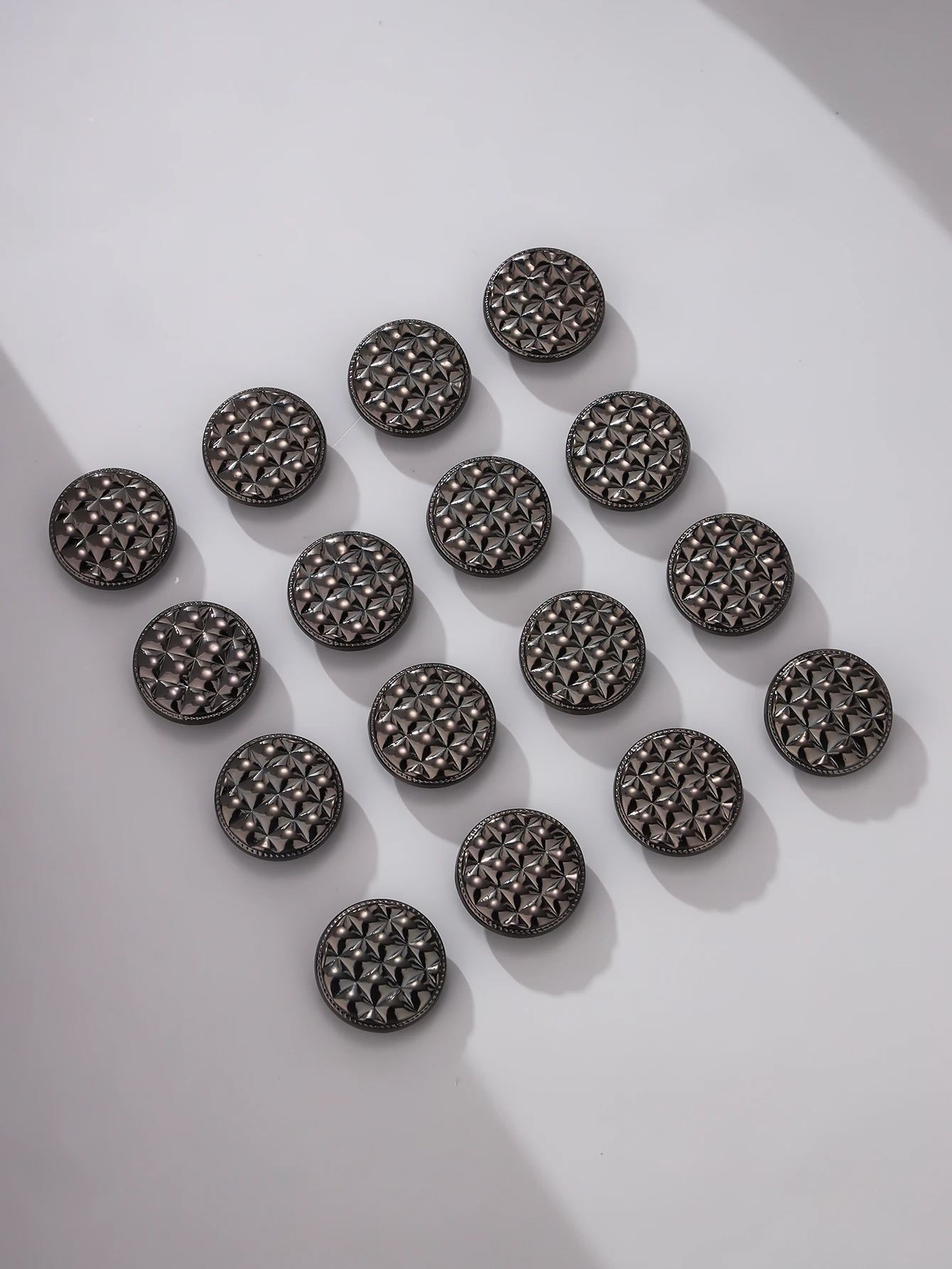 16pcs/pack Delicate Round Irregular Screen Light Luxury Buttons, Used for DIY Clothing, Shoes, Bags Hand-Sewn Decorative Buttons