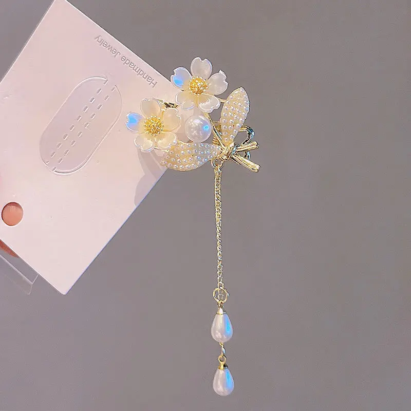 New Fashion Korean Style Alloy Imitation Pearl Grab Clip For Girl Women Shining Flower Tassel Chain Shark Hair Clips