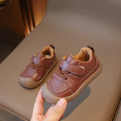 2024 nuove ragazze scarpe Casual tinta unita Versatile morbido petto gancio e anello bambini moda ragazzi scarpe sportive antiscivolo carino