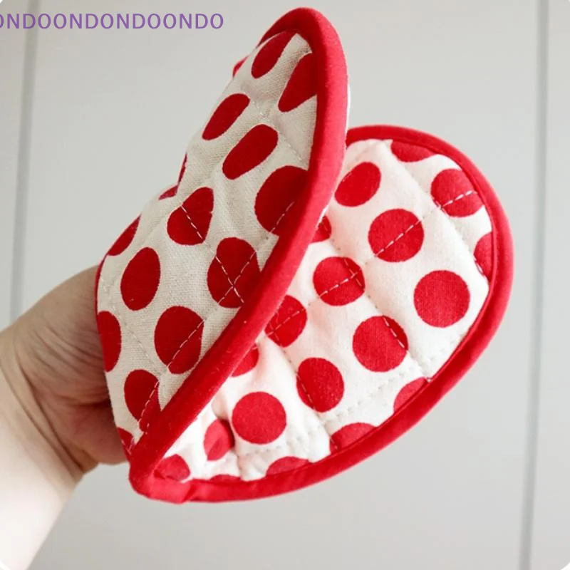 

Heart Oven Mitt with Insulation Pad Coaster; High-Temperature Anti-Scalding Hand Clip for Baking.
