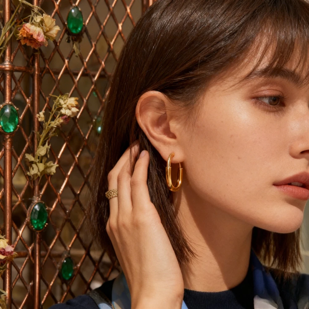 

Fashion Jewelry allergy resistant earrings, U-shaped women's high-end luxury jewelry earrings, wedding anniversary gift