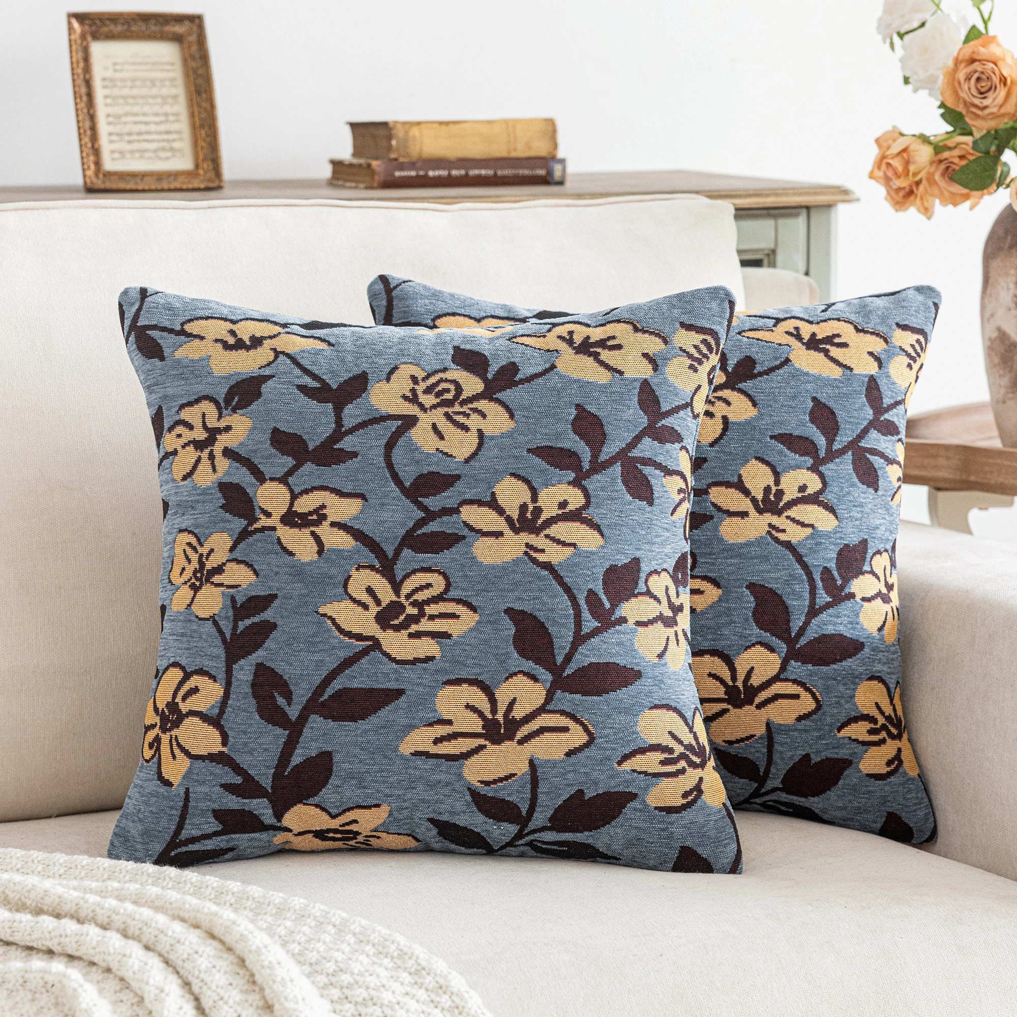 Set of 2, Vintage Neutral Floral Pattern Pillow Covers, Chenille Jacquard Pillow Covers, Suitable for Living Room, Bedroom, Sofa, Pillow Inserts Not Included