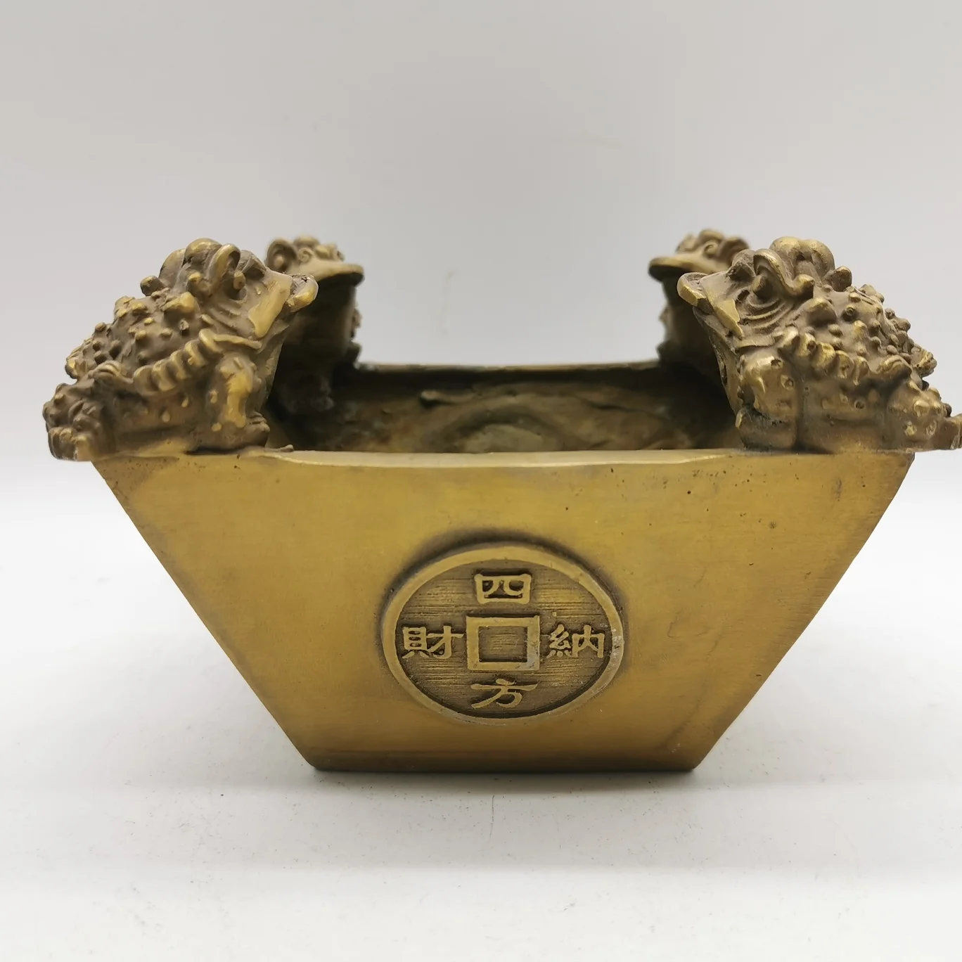 

Feng Shui Golden Toad Cornucopia Sculpture Fortune Lucky Chinese Golden Frog Coin Bowl For Basin Home Office Decoration Lucky Gi