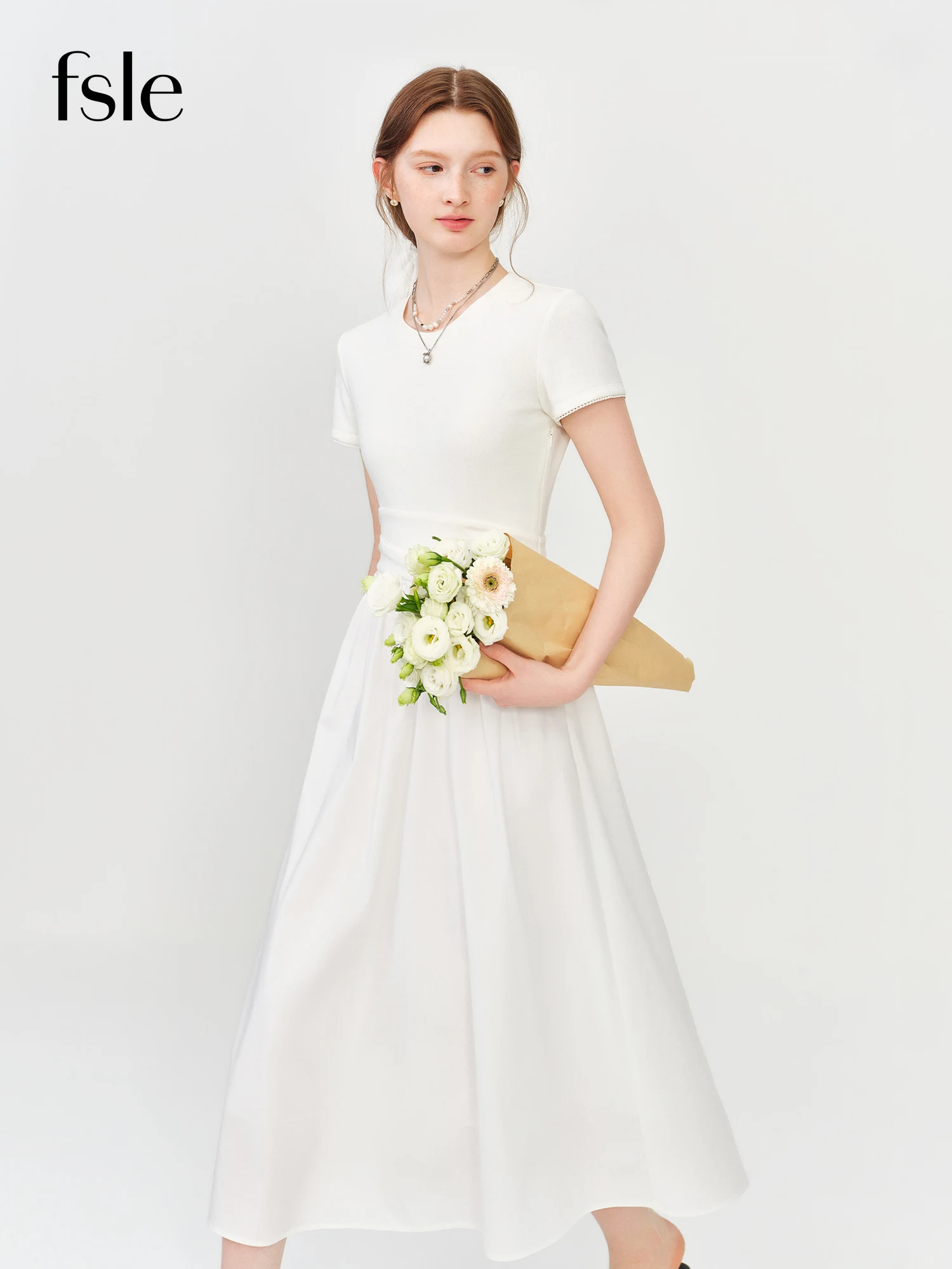 FSLE White Casual Fitted Waist Short-sleeved Knit Patchwork Dress for Women 2026 Summer New Style T-shirt Sundress Commuting Ins