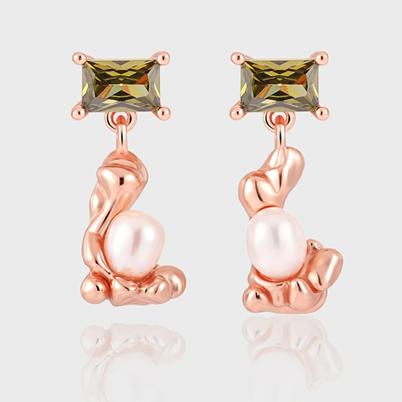 

Retro irregular shaped design feeling light luxury pearl zircon S925 Sterling Silver Stud female