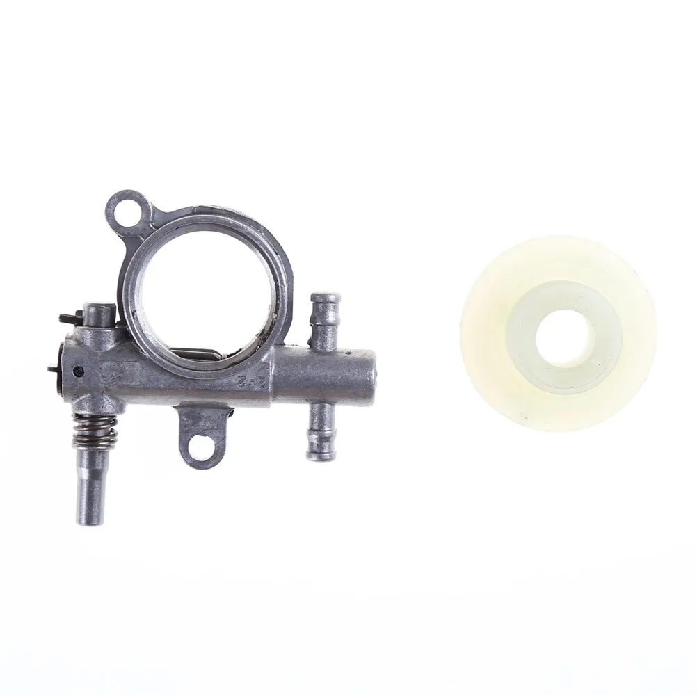 1 Set 2500/3800 Chainsaw Spare Parts Oil Pump With Worm Drive Gear Fits Chain Saw 25CC/38CC High Quality