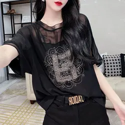 Camisa con diamantes geométricos para mujer, blusa holgada de manga corta con cuello redondo empalmado, informal, a la moda, 2023