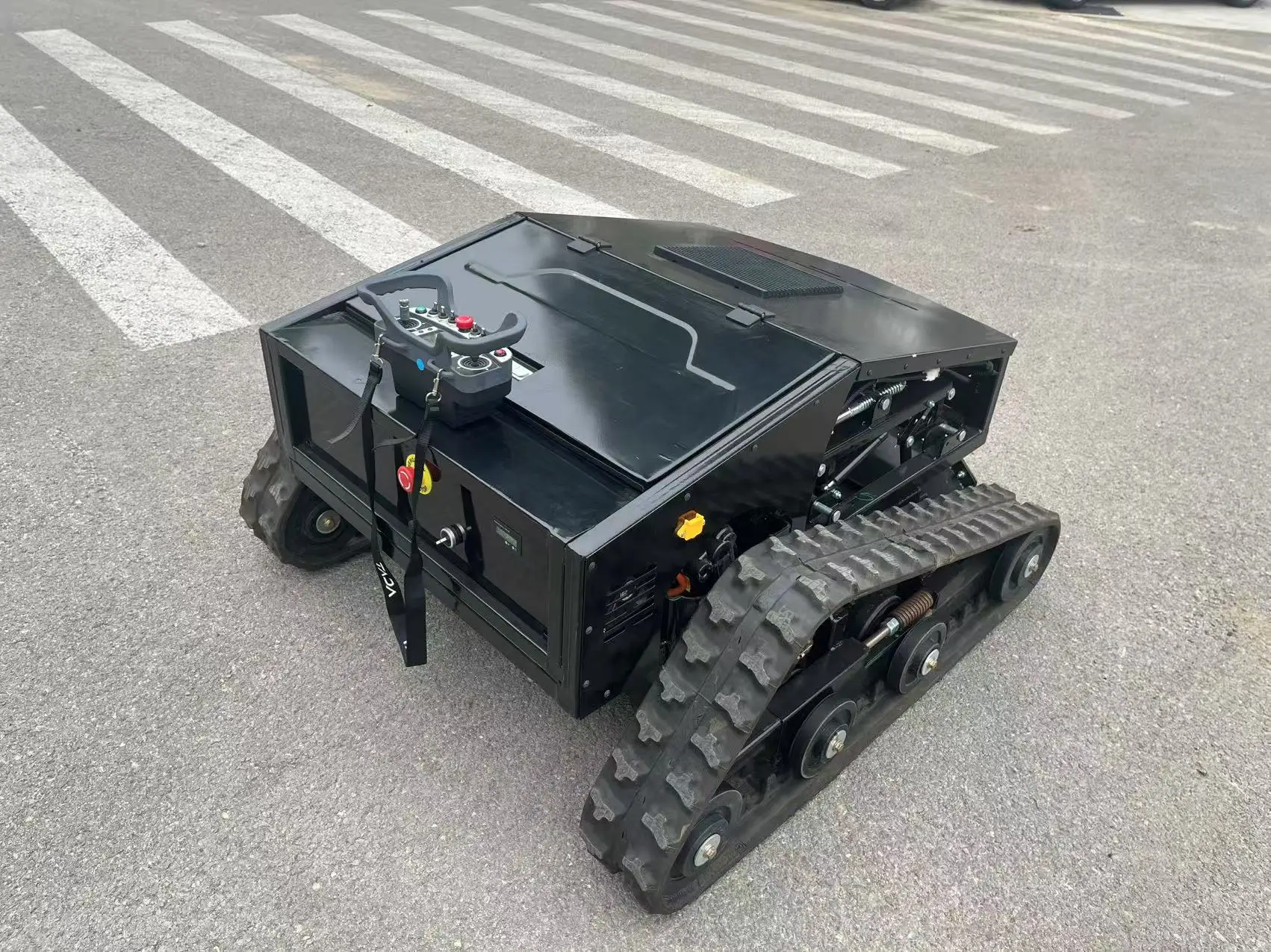 맞춤형 중국산 경제적인 가정용 원격 제어 잔디 깎이 기계 (EPA 및 EU 5 기준 준수)