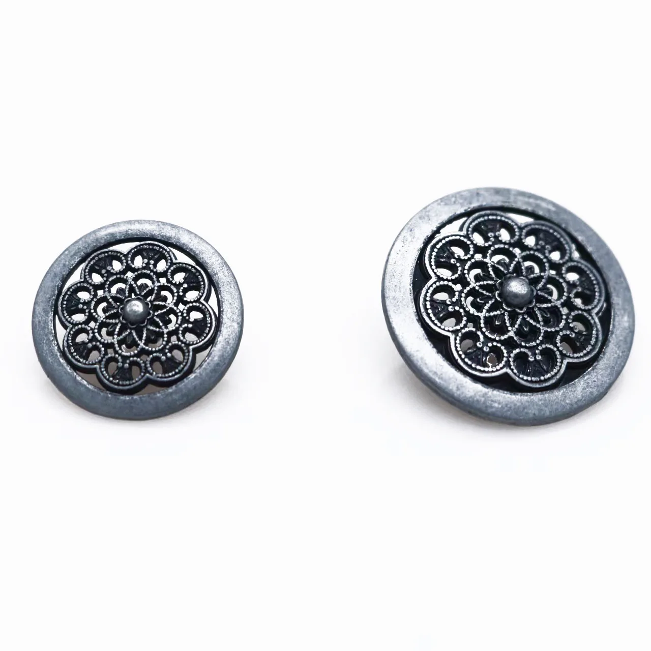 20pcs 20mm&25mm antique silver bronze Hollow flower Pattern Shank Sewing Metal Buttons DIY  Cloth Buttons Round Scrapbook button