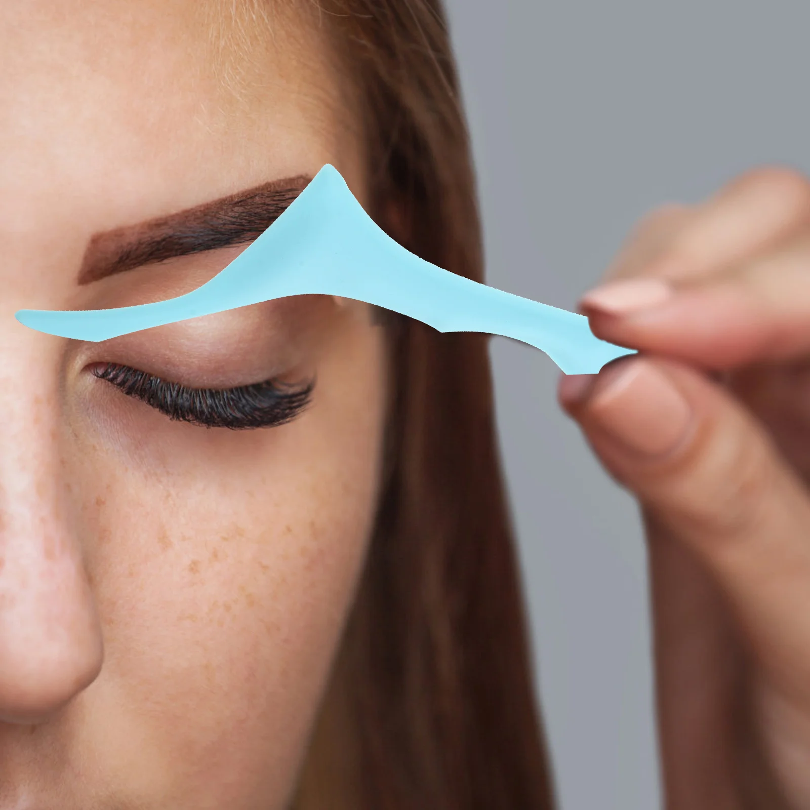Plantilla para dar forma a las cejas, guía de plantilla para cejas, diseño de arco Natural, agarre cómodo, adecuado para todo tipo de piel para mujeres