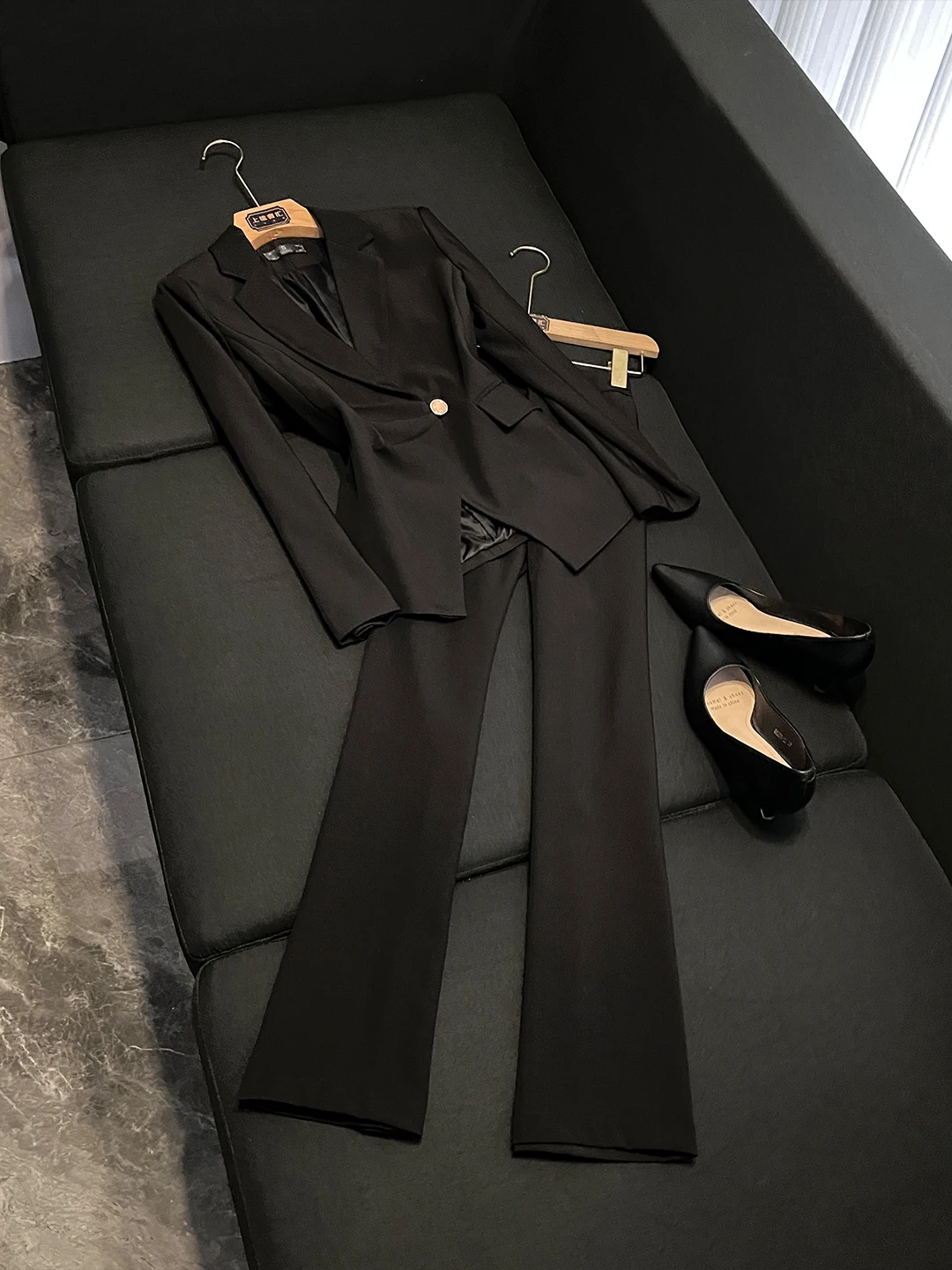 

Синий костюм-двойка 2026: Осенний элегантный деловой комплект в стиле «Богиня» OK418 – Женский модный костюм премиум-качества