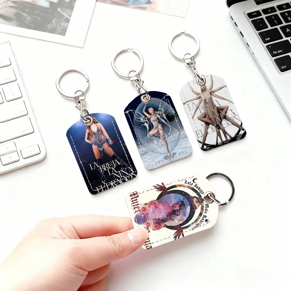 Tarjetero de la Cantante Lola Indigo, la Bruja, la Niña y el Dragón, Apto para Acceso Bancario, Biblioteca, Estacionamiento, Autobús, Metro y Llavero