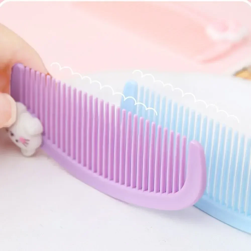 1pcs Cartoon Mini Crescent Comb Cute Children\'s Small Comb Student Carrying Plastic Hairdressing Comb Net Red Small Gift