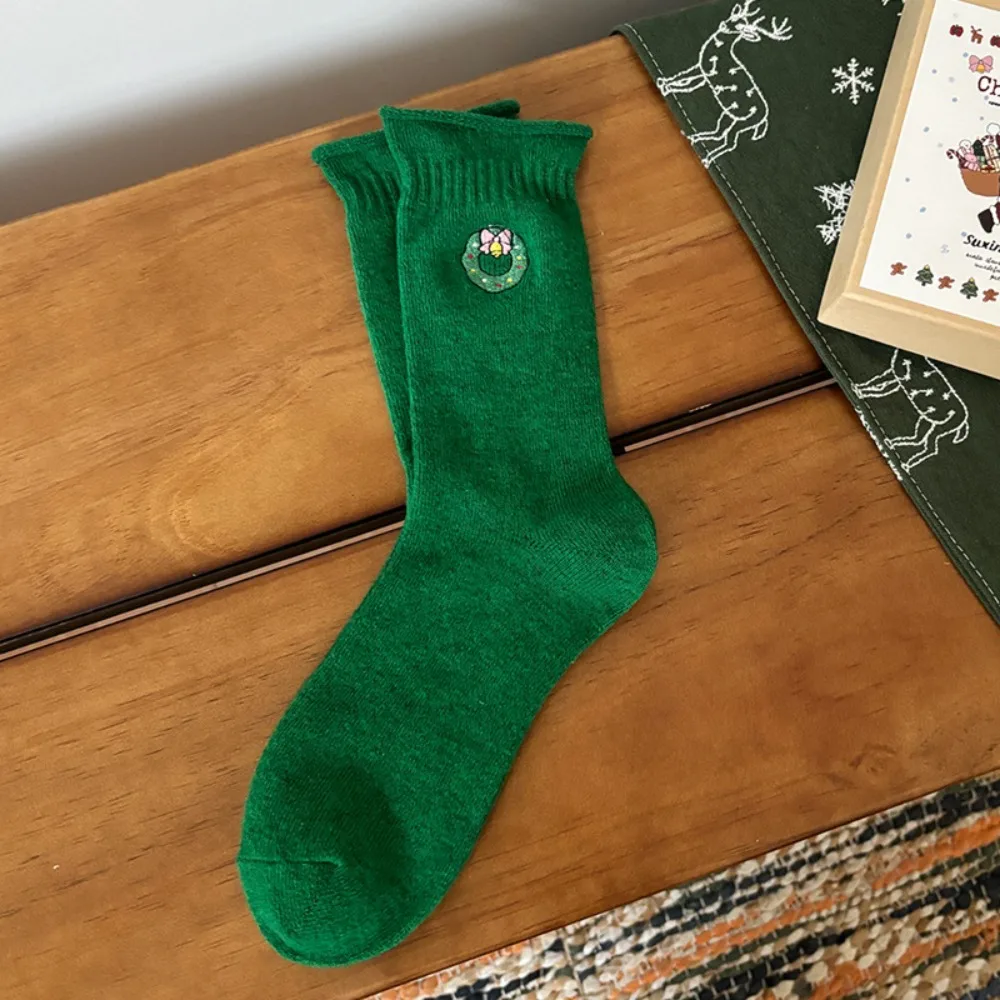 Un par/una caja de medias navideñas de diseño bonito, calcetines cómodos de media pantorrilla con dibujos animados, calcetines cálidos festivos de invierno, regalos de navidad