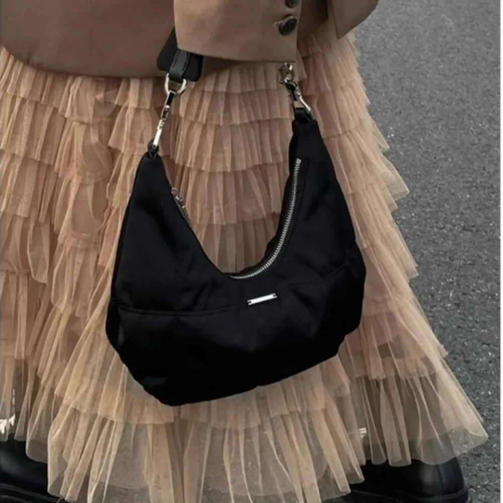 

Vintage Designer Women's Bag Black Nylon Handbags Hobo Bag Zipper Underarm Bags For Women Daily Commuting