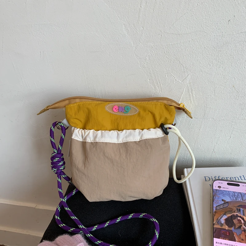 

Высококачественные модные нейлоновые сумки через плечо для женщин 2026 года: легкие, однотонные, стильные, с элегантным дизайном