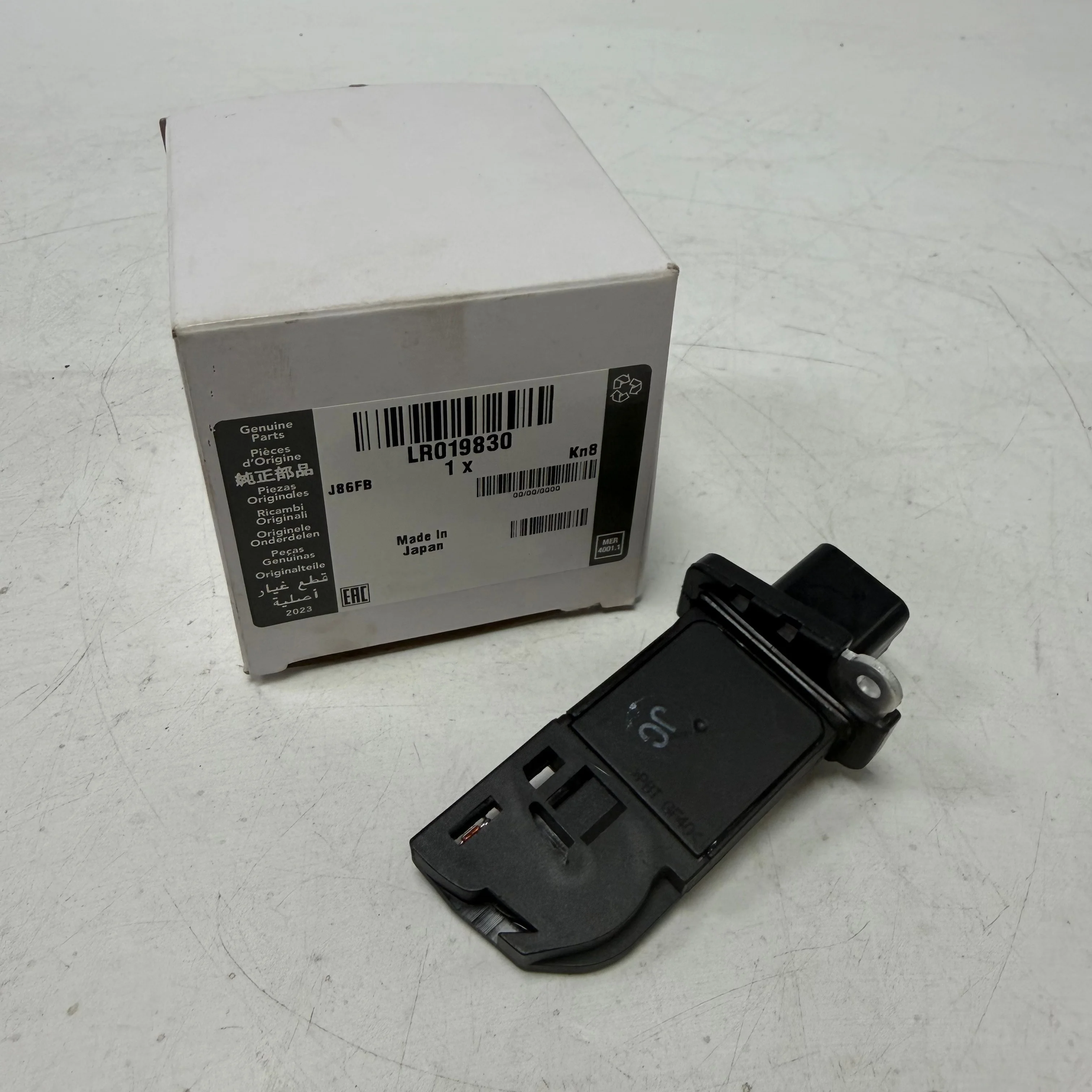 LR019830 air flow meter is suitable for Land Rover Range Rover Discovery Freelander