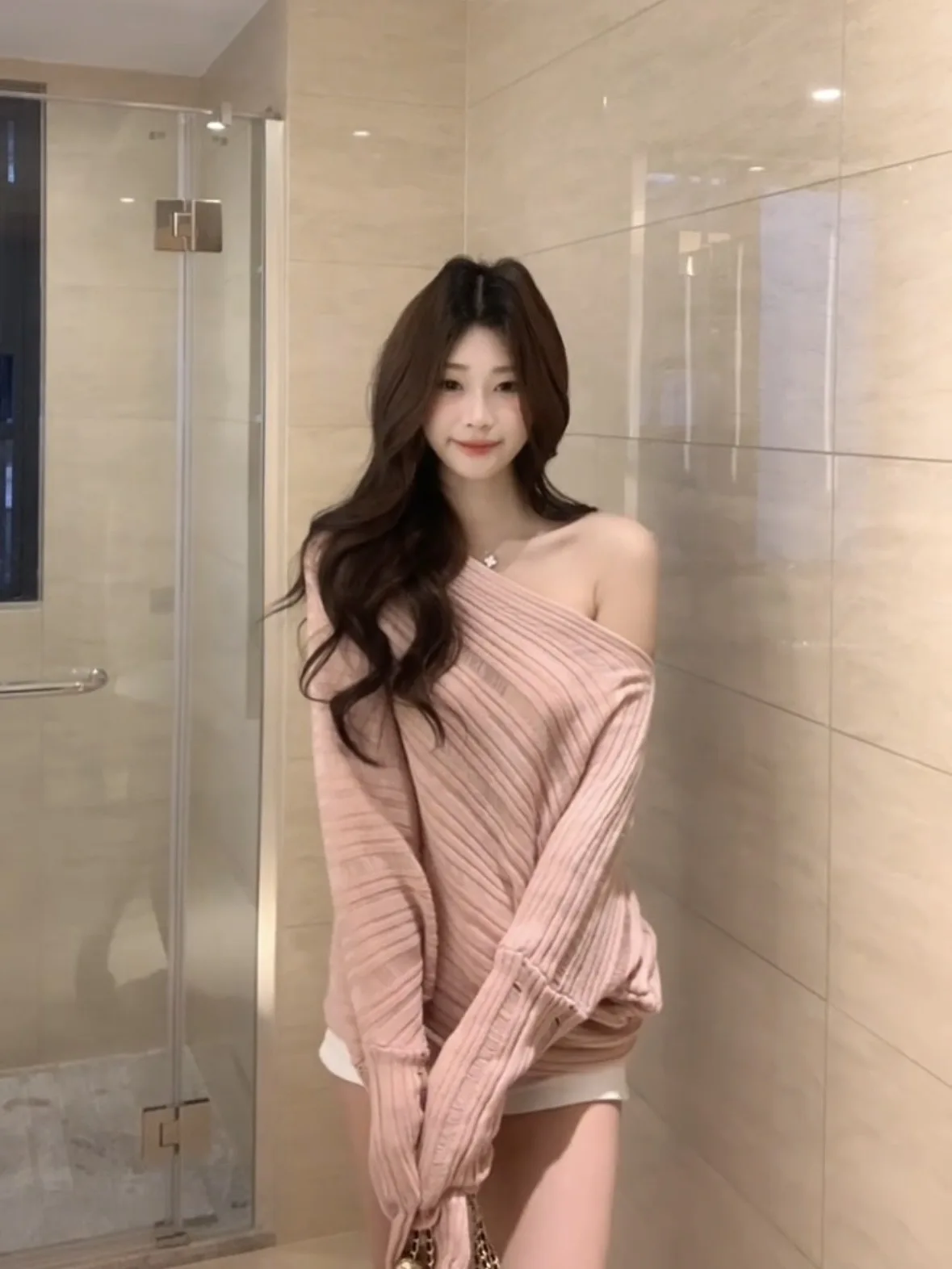 เสื้อสตรีถักนิตติ้งทรงหลวม แขนยาวทรงปีกค้างคาว คอเฉียง สไตล์ลำลอง แฟชั่นใหม่ ฤดูใบไม้ผลิ