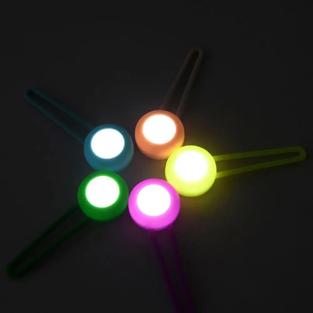 Wasserdichter LED-Haustieranhänger für Nachtwanderungen, bunter Silikon-Haustierhalsbandanhänger mit LED-Licht, Hundeanhänger, Nachtlicht – Detail 3