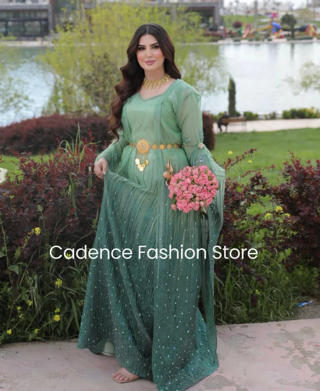 Elegant Green Arabic Formal Evening Dresses V-Neck Chiffon Long-Sleeved Crystal Embroidered A-Line Dubai Luxury Party Dress
