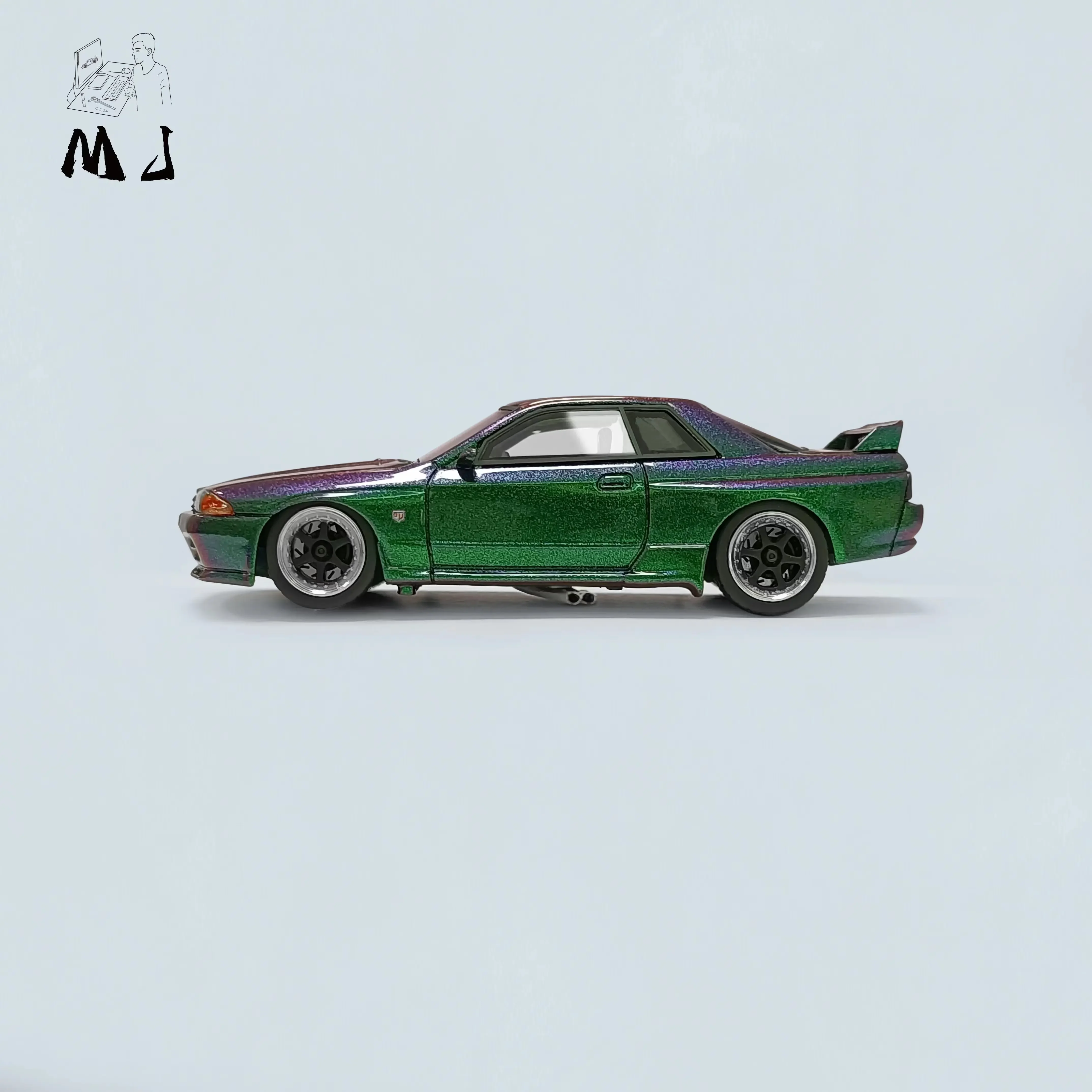 MJ 1:64 R32 Magic Purple Resin Model Car