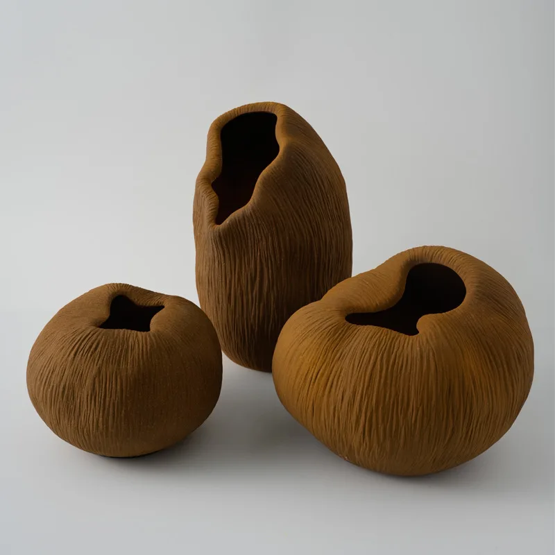 Modern simple and creative coral pattern ceramic vase ornament, living room coffee table flower arrangement decoration
