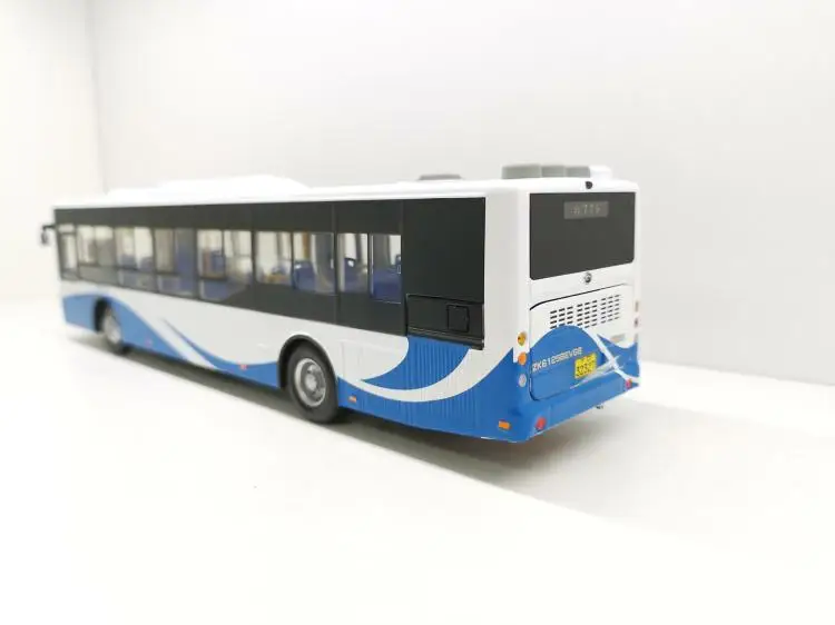 1:42 Bus Shanghai Pudong Bus Model 779 road coating customized version