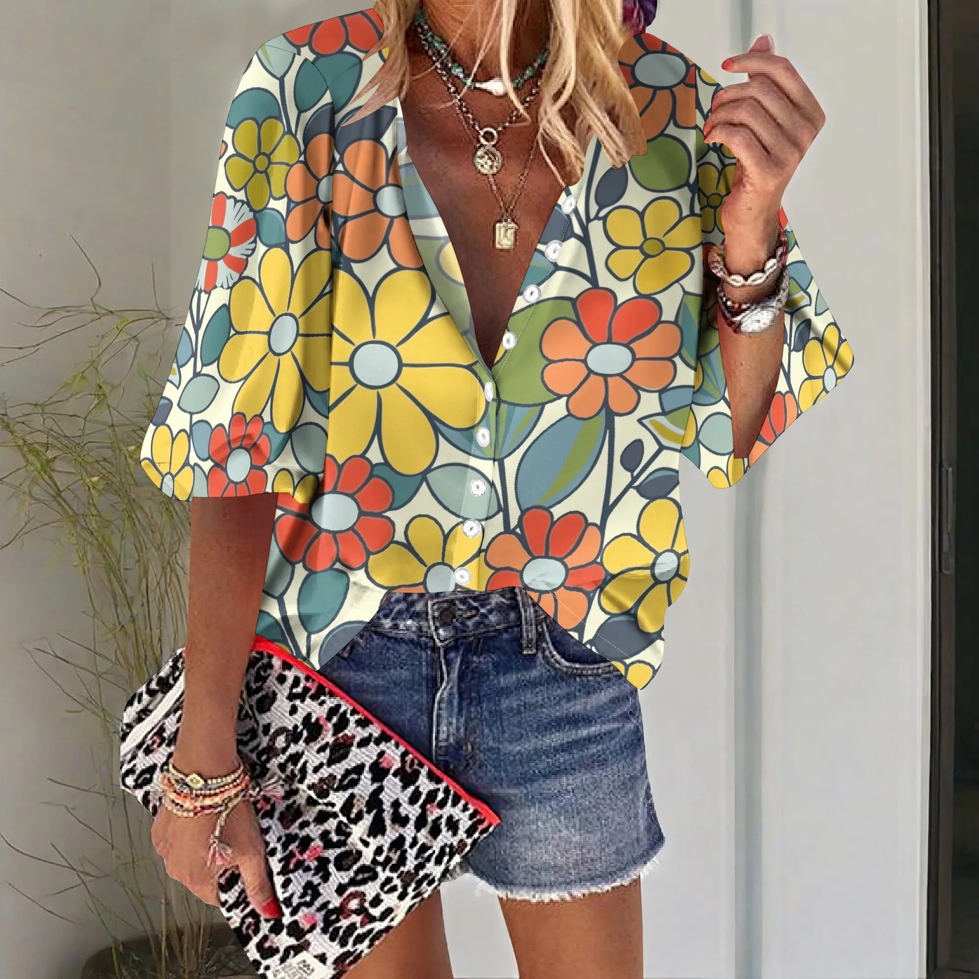 Рисунок 2 - Женские рубашки на пуговицах 60-х