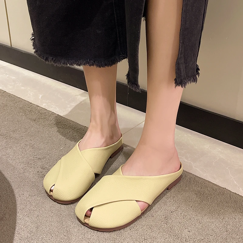 2024 Women Sexy Women Flat Slippers Shoes Summer Peep Toe Leather Flat Sandals Mules Casual Shoes Designer Sandals