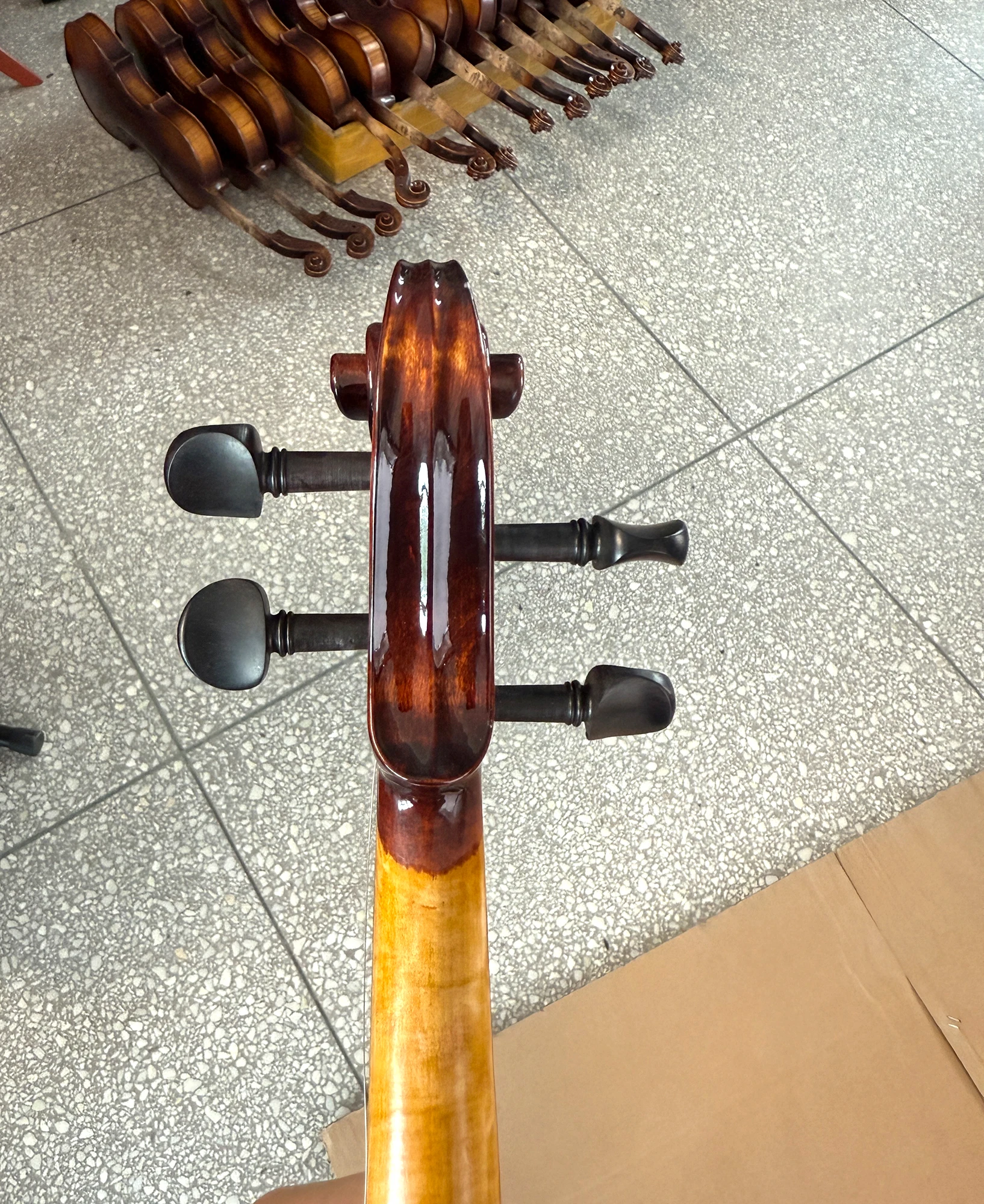 Professional Handmade Natural Flame Wood Violin 4/4, Maple Backboard, String Instrument, Antique Violin 4/4 3/4 with Hard Case, Shoulder Rest, Bow, Strings, Mute