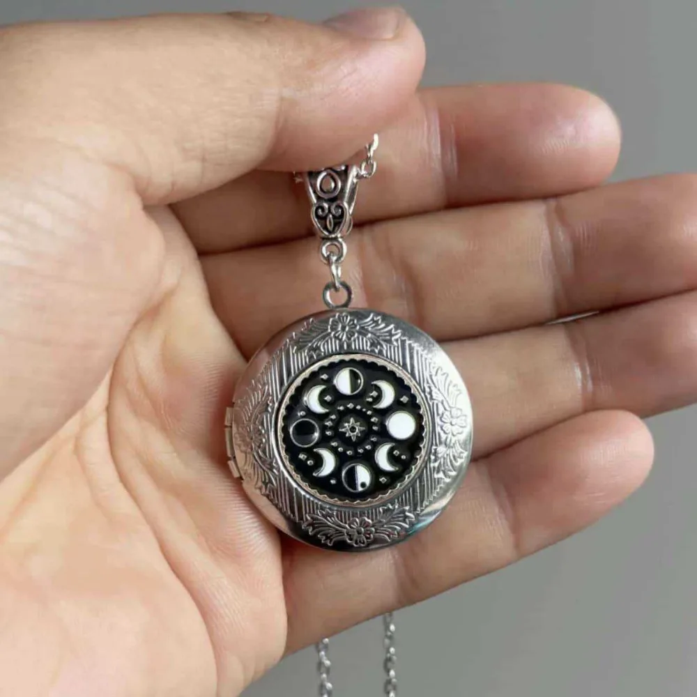 Retro Stainless Steel Moon Phase Locket Necklace Openable Photo Box Essential Oil Aroma Perfume Pendant Witch for Women Jewelry
