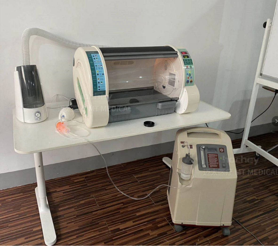 MT MEDICAL Veterinary Newborn Pet ICU Incubator With Humidifier Adjustable‑Temperature For Pet Clinic Use