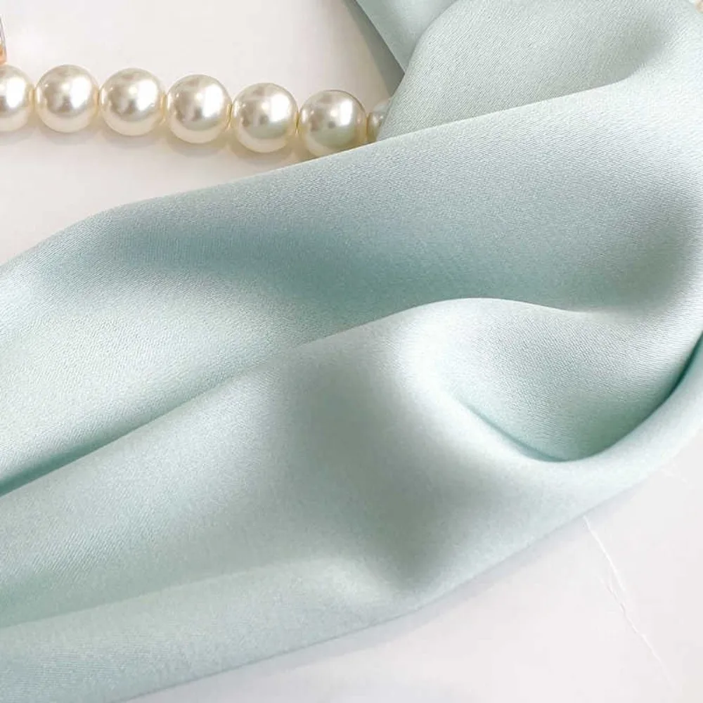 Fashion Magnetic Buckle Neck Scarf with Pearls Chain Narrow Satin Scarf Soft Thin Neckerchief