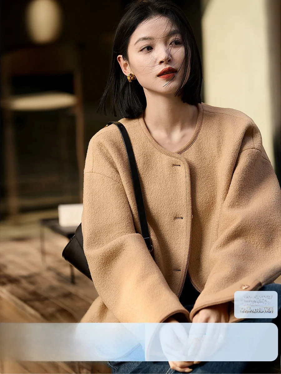 

Женское шерстяное пальто XiaoHanGe Ele с золотистой отделкой, художественное, теплое, средней длины, с длинными рукавами, однотонное