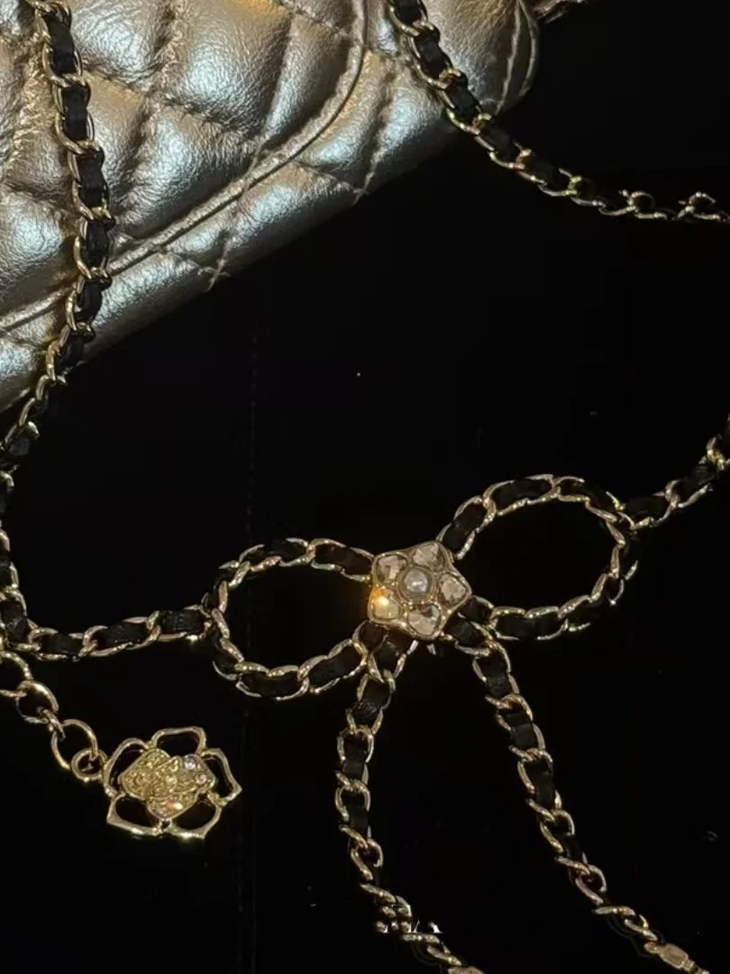 chaine-de-taille-tendance-au-design-italien-ceinture-polyvalente-et-elegante-bijou-de-style-moderne-couleur-or-pour-adulte-disponible-en-ligne