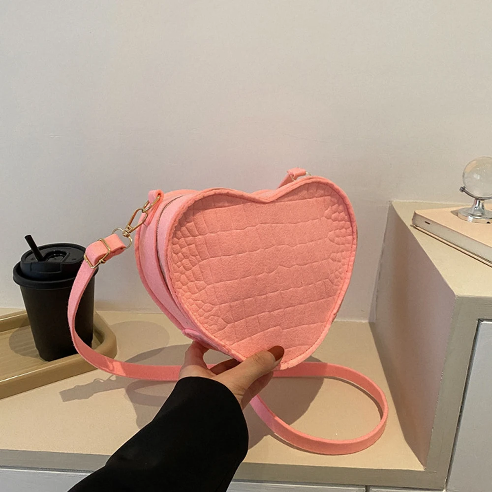 Small Female Bag Women Heart Handbags Luxury Designer Handbag for Women Bolsas Purse Women\'s Shoulder Messenger New Trend