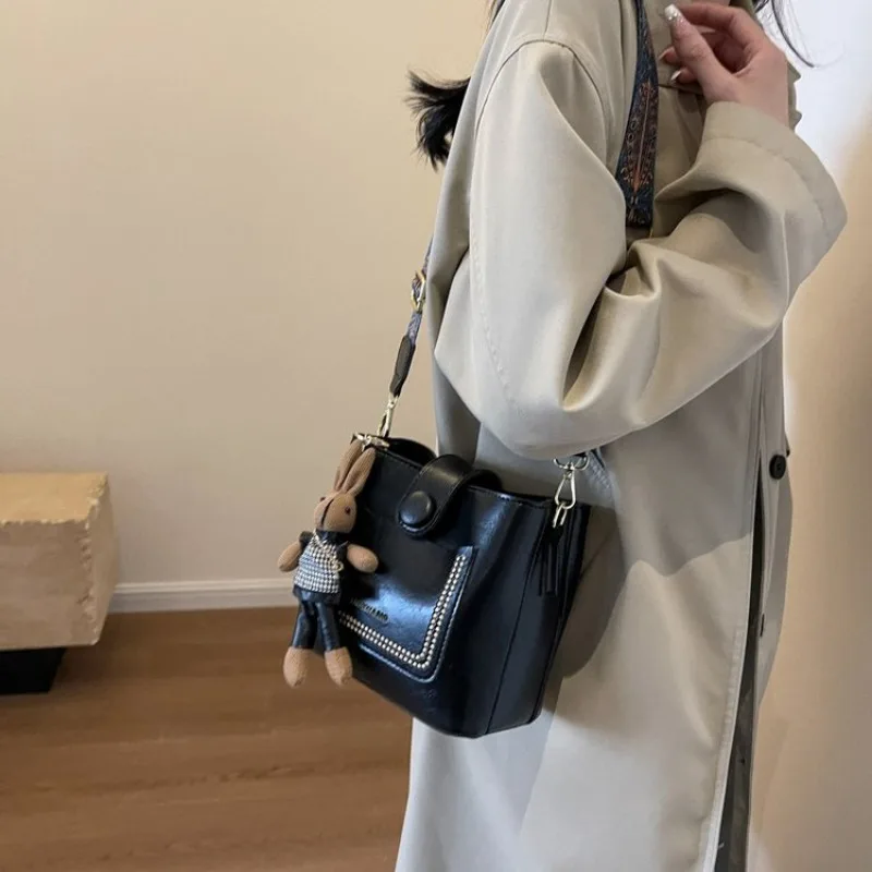 

Fashionable Crossbody Bag For Women A Fun And Flirty Accessory For Your Social Calendar