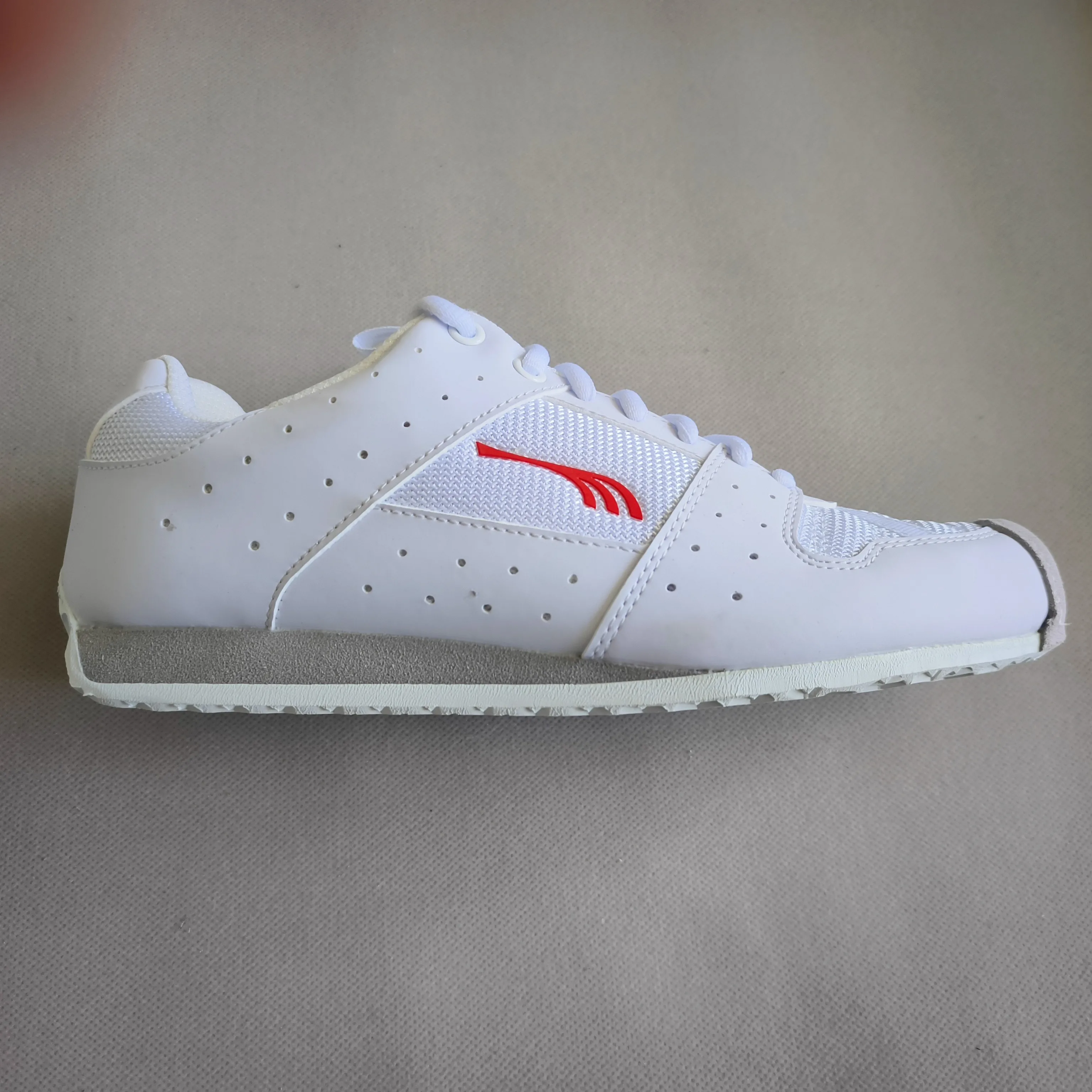 2025 New Comfortable Breathable Anti-Slip Fencing Competition Training Shoes Versatile and Attractive Fencing Training Shoes