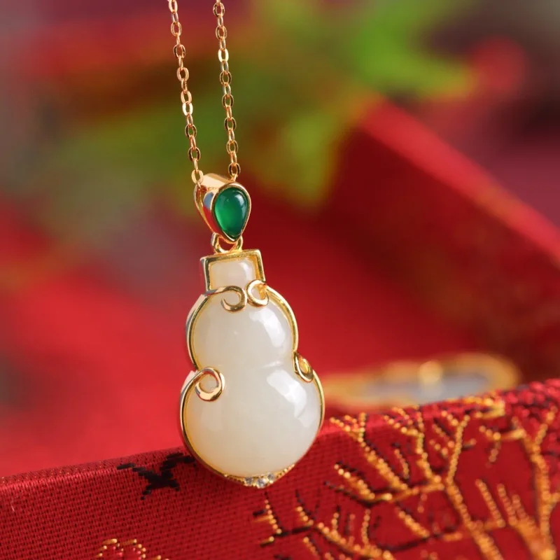 New Natural Chalcedony Hetian White Jade Calabash Pendant Necklace Inlaid with Phnom Penh Light Luxury Women's Jewelry