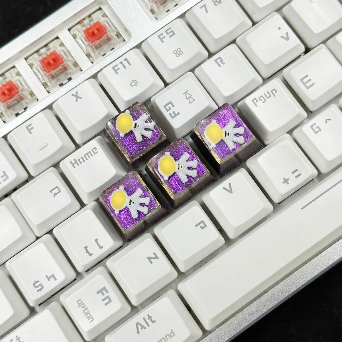 Starry Sky Astronaut keycap DIY Handmade Resin Anime Game Keycaps OEM Profile Key Cap for MX Switches Layout Mechanical Keyboard