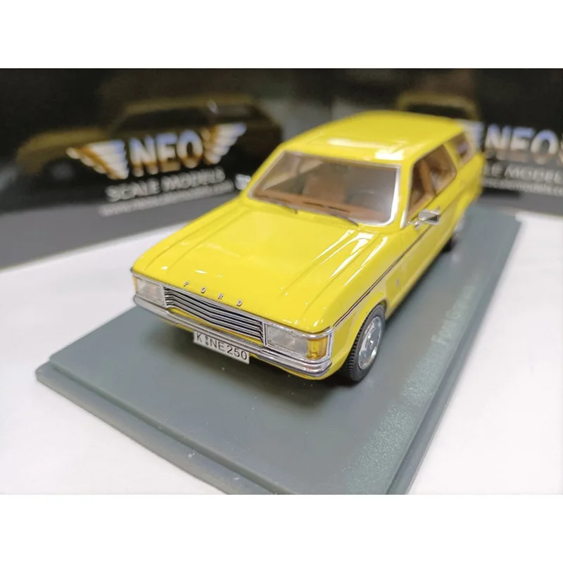 

Neo 1:43 Scale Ford Granada 1982 Resin Car Model Collection Ornaments