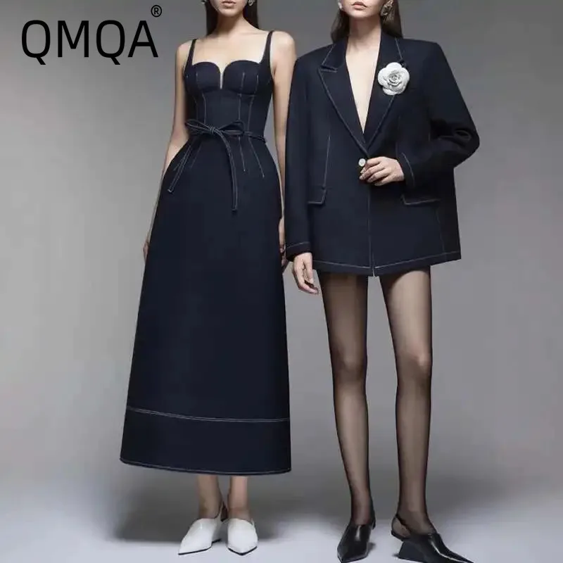QMQA فساتين بروتيل نسائية أنيقة من قماش الدنيم بدون أكمام وخصر برباط وخصر فرنسي فستان متخصص لربيع 2025 QM79