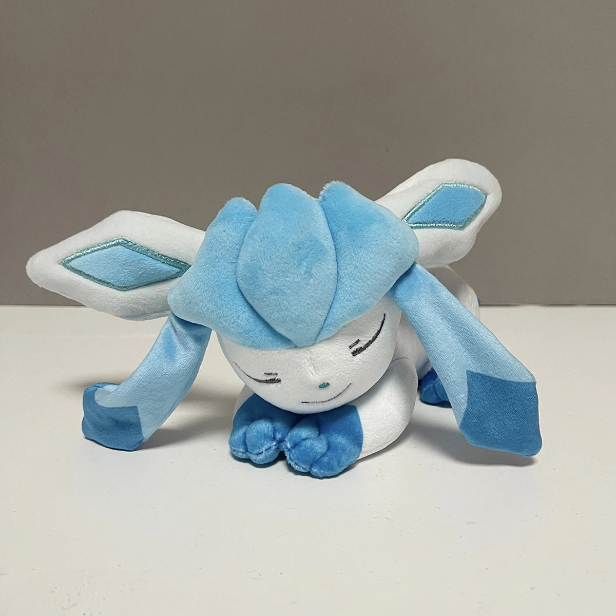البوكيمون ألعاب من نسيج مخملي النوم Piplup Sylveon Eevee Pichu Leafeon محشوة الحيوان لينة Sprigatito Charizard Plushies محشوة الدمى