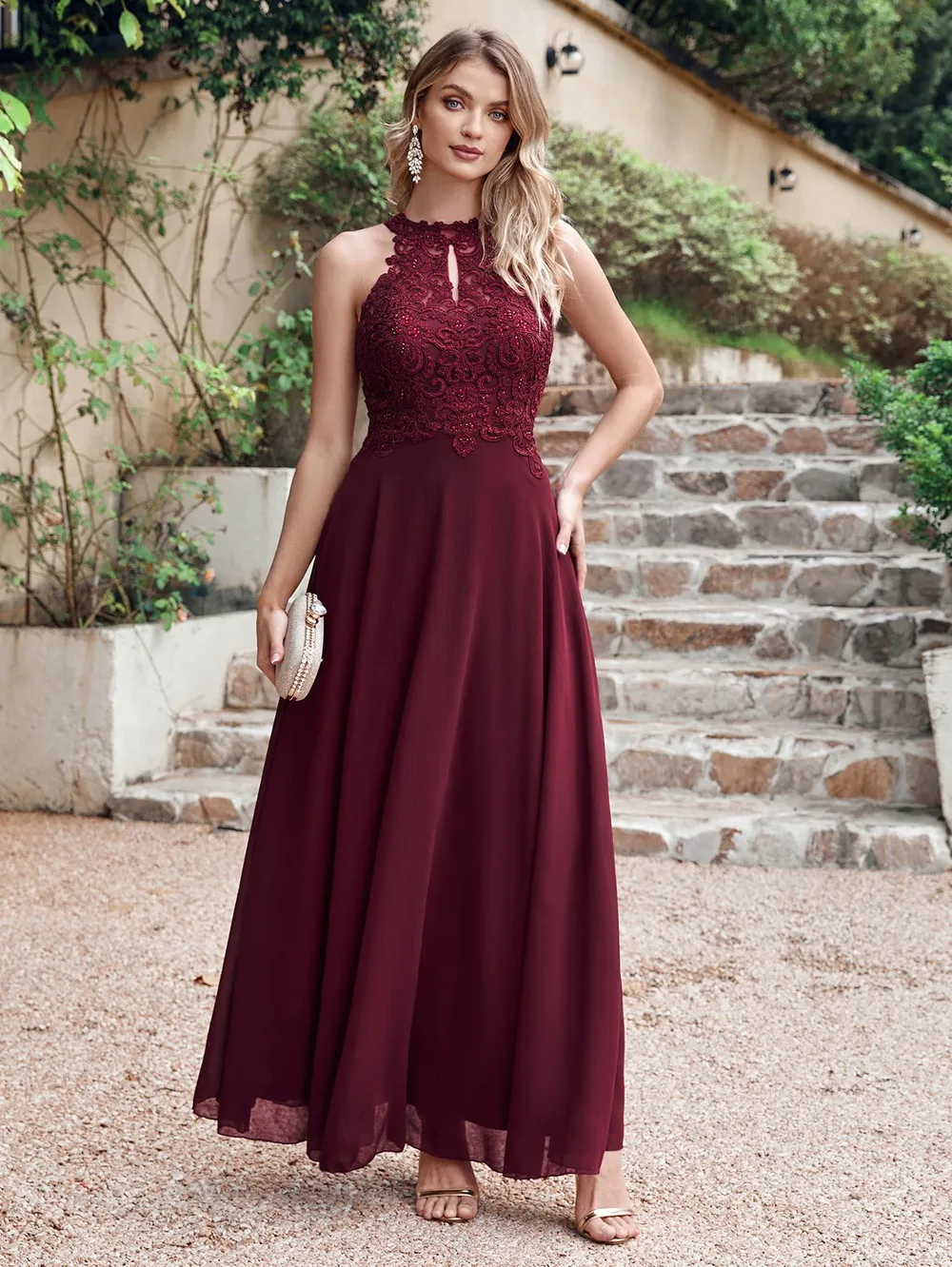 Sexy Burgundy Elegant Bridesmaid Dress Halter Neck Fishtail with Beaded Motif Layers Over the Bodice Chiffon A Line Women Gown