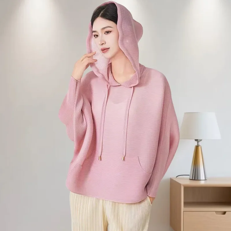 

Miyake плиссированные женские топы, женские осенние новые свободные пуловеры больших размеров с капюшоном, повседневная простая куртка, одежда из полиэстера без морщин