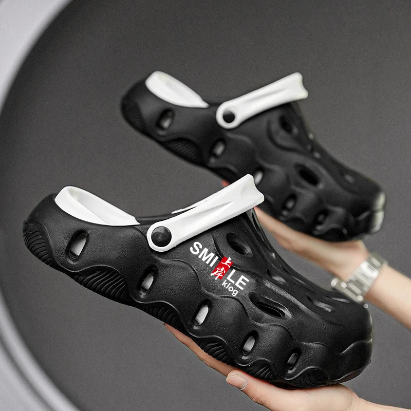 A Pair of Men's New Clogs, Wear-Resistant, Non-Slip Sports Beach Shoes, Comfortable Sandals for Outer Wear